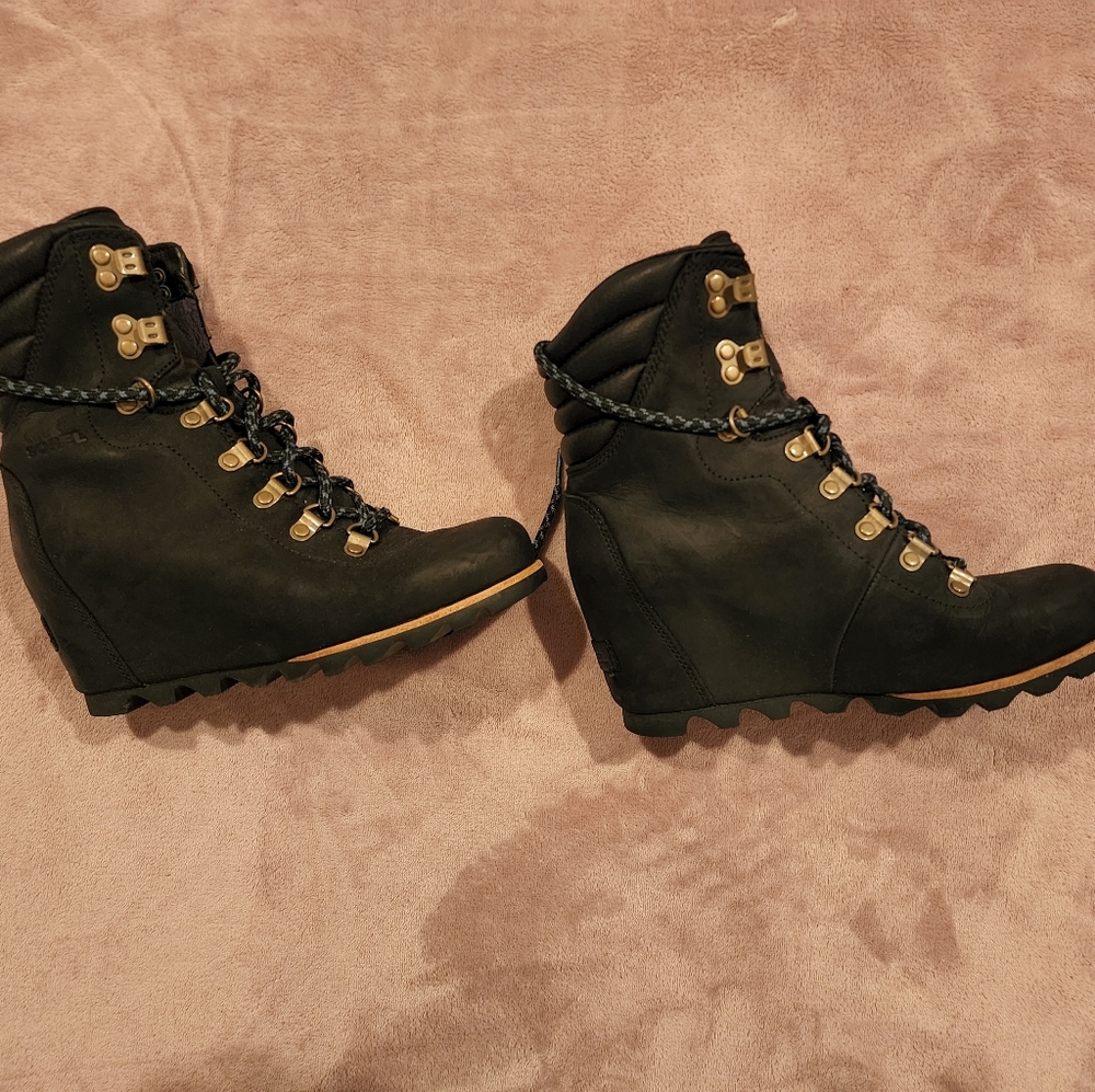 Sorel Women's Conquuest Wedge Boots